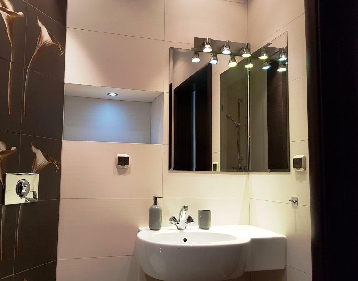 Apartament "Cleopatra 5" Przy Rynku Z Parkingiem, Faktury Vat Daire Kielce Dış mekan fotoğraf