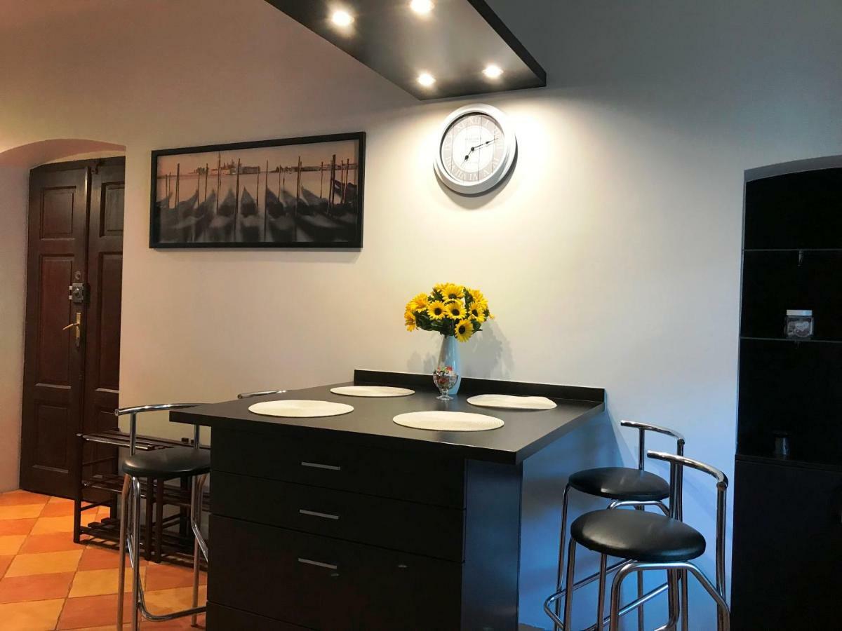 Apartament "Cleopatra 5" Przy Rynku Z Parkingiem, Faktury Vat Daire Kielce Dış mekan fotoğraf