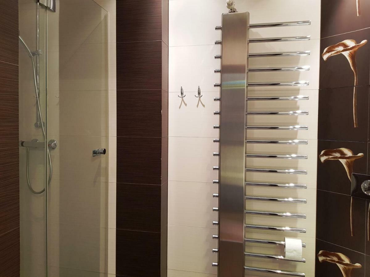 Apartament "Cleopatra 5" Przy Rynku Z Parkingiem, Faktury Vat Daire Kielce Dış mekan fotoğraf